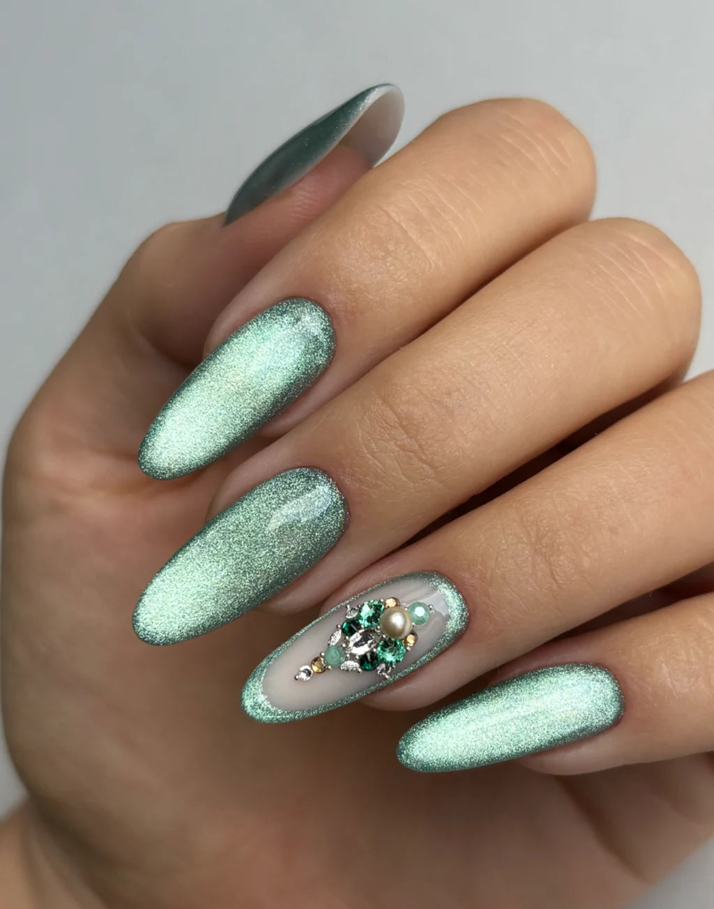Grinch Glow / Cat Eye 9D